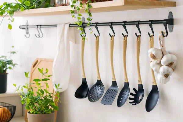 NON STICK UTENSILS 6 PCS