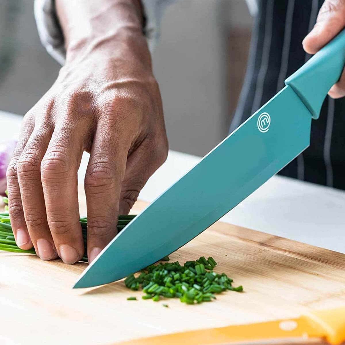 KNIVES & BLOCK OFFER