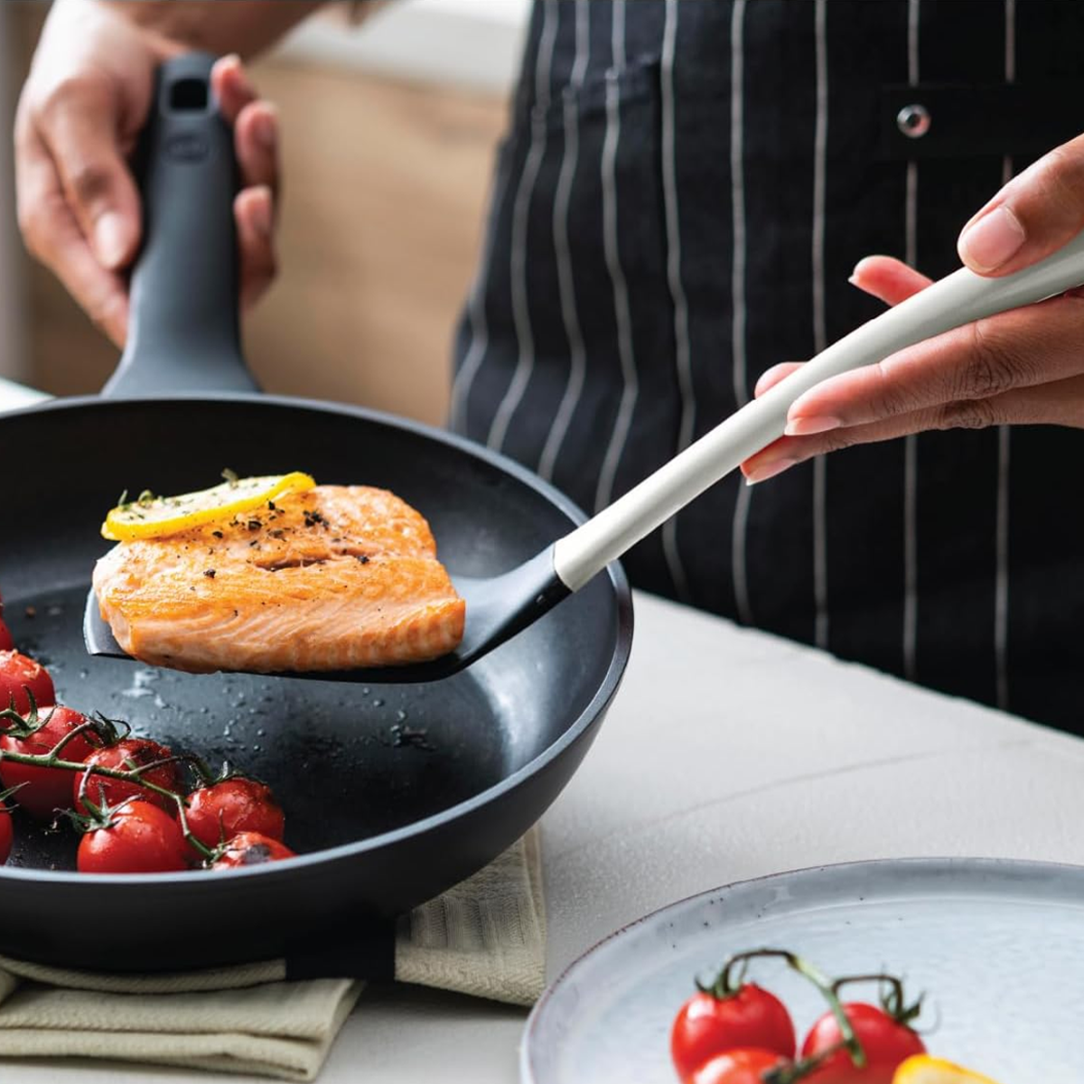 NON STICK UTENSILS 6 PCS