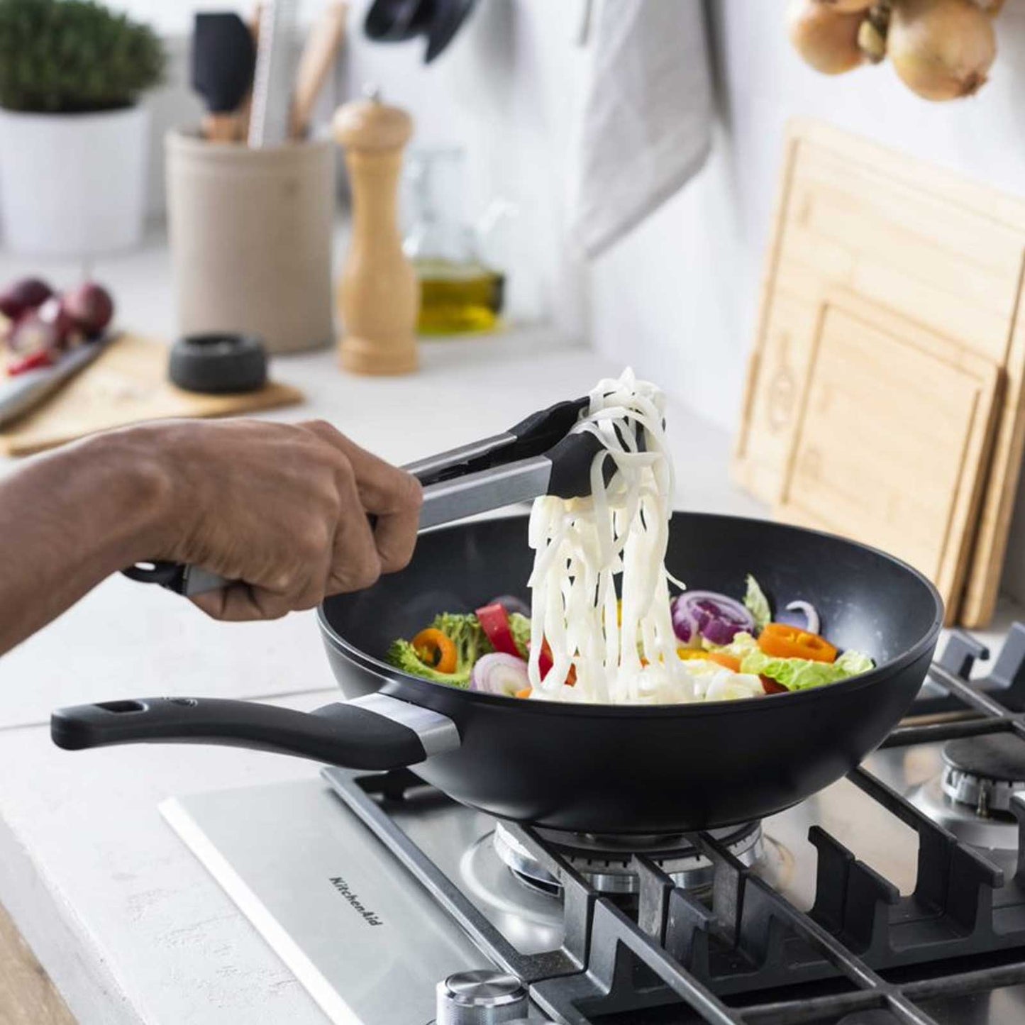 NON STICK WOK PAN 28CM